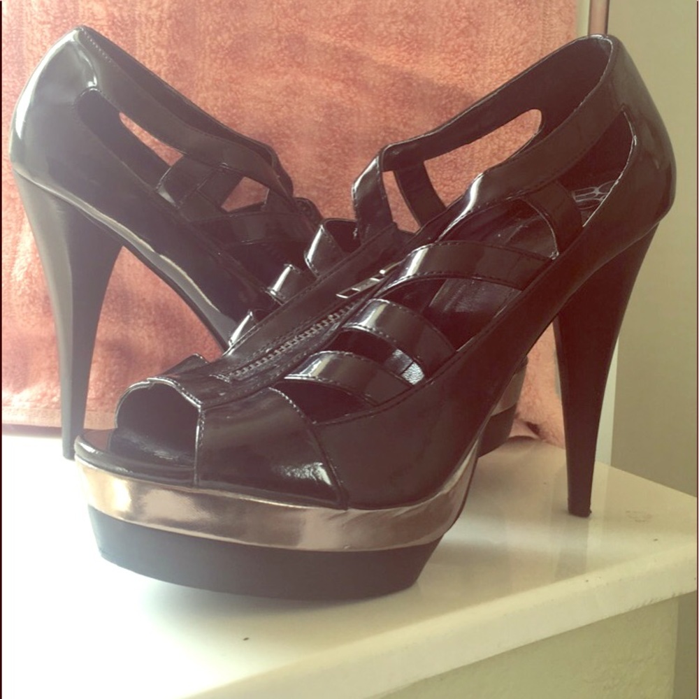 BCBG black heels size 7.5